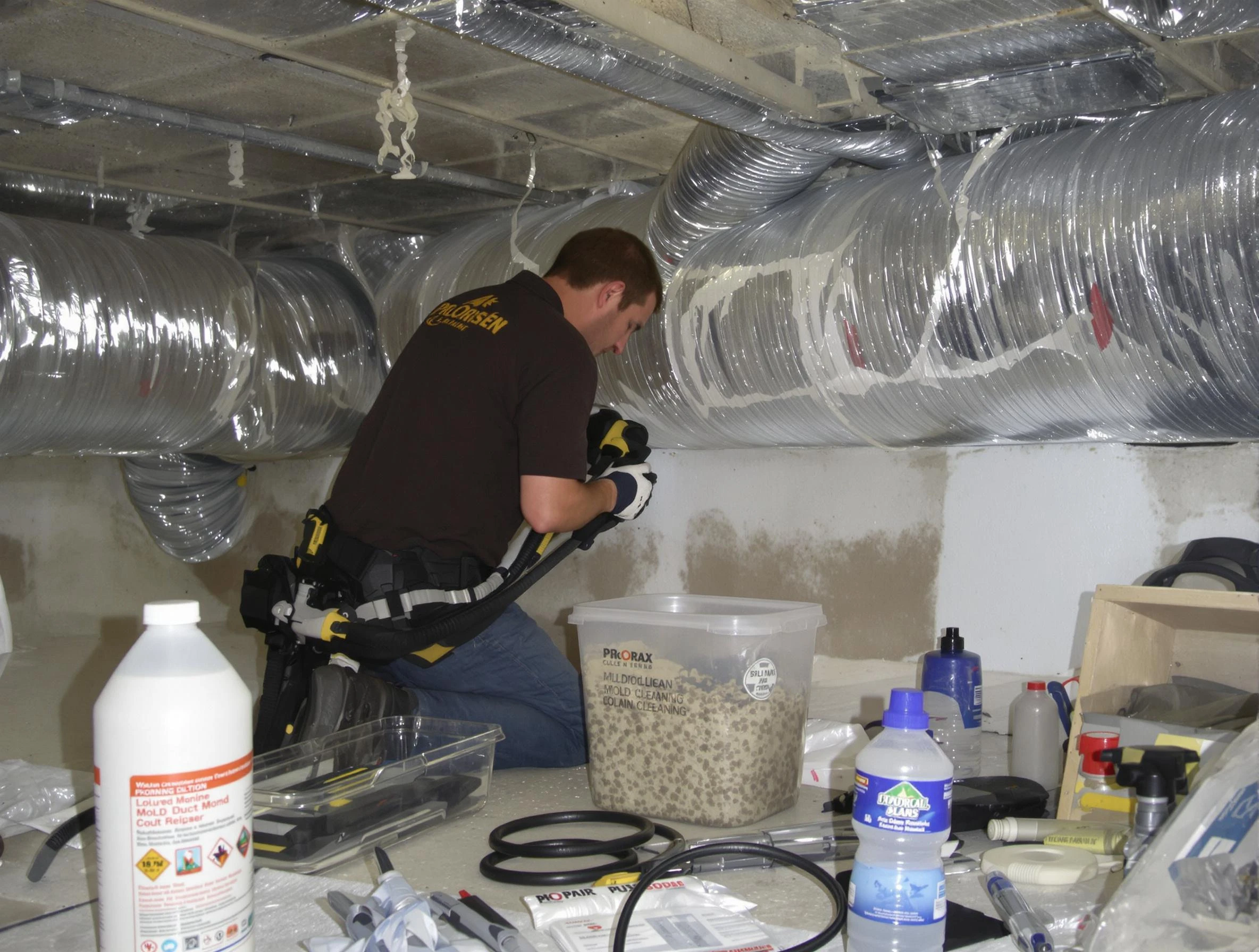 Goodlettsville Air Duct Cleaning specialist performing professional mold removal from air ducts in Goodlettsville